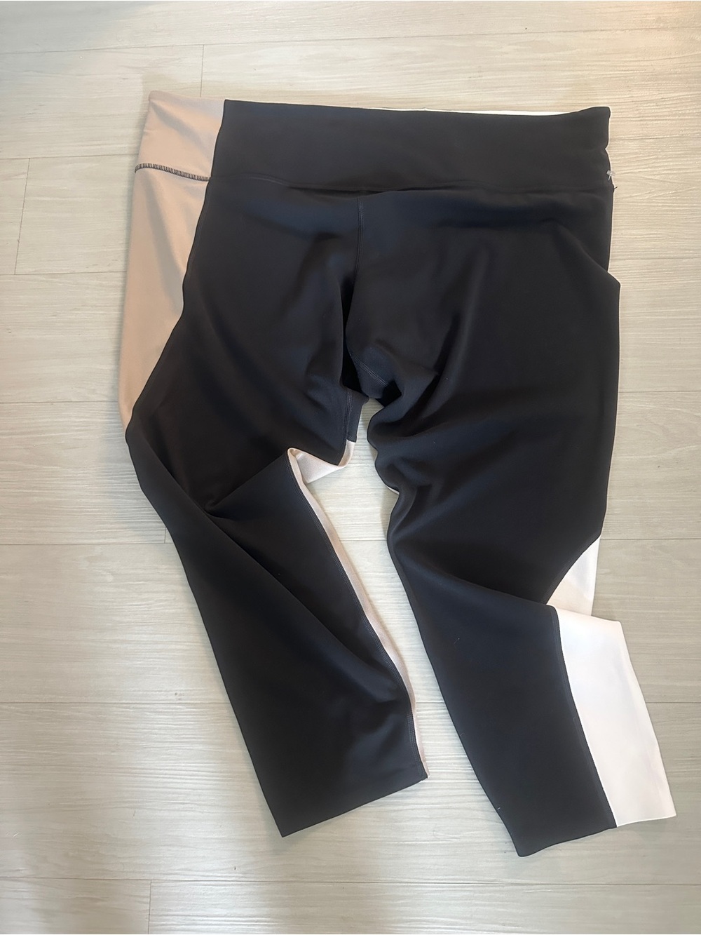 Athleta Salutation Stash Pocket Color Block Leggings Yoga 2xl Black White Tan